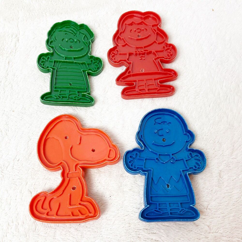 Peanuts Christmas Cookie Cutters - Set of 4 - Snoopy, Charlie Brown, Lucy, Linus